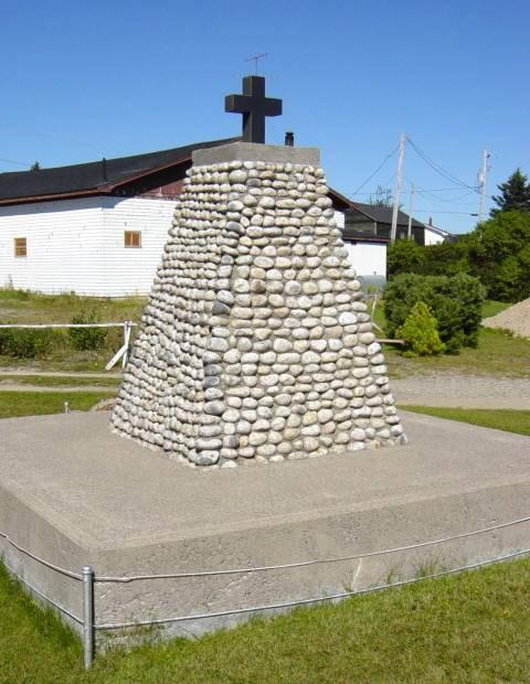 Charlos Cove: war memorial