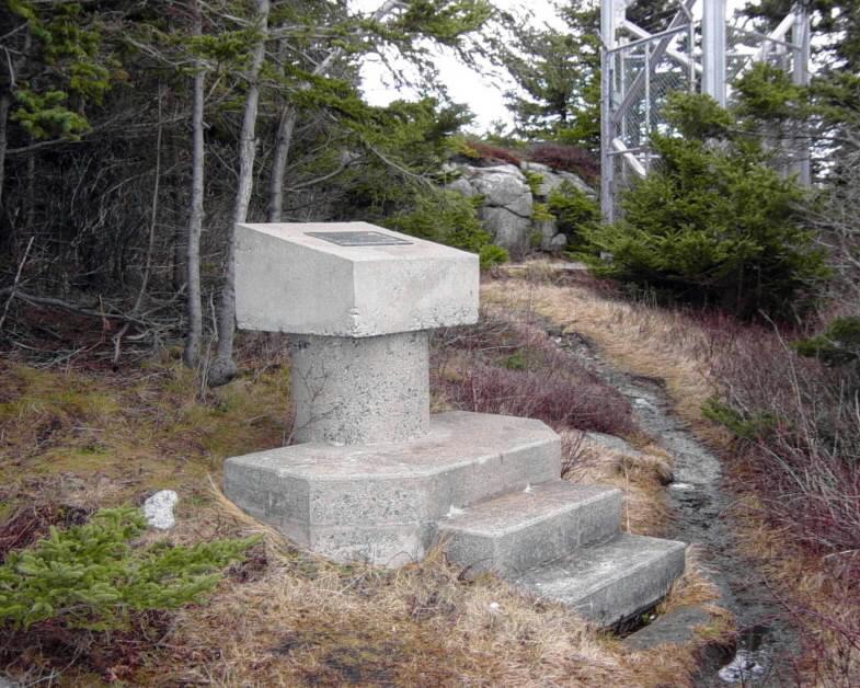 Tribune Head memorial