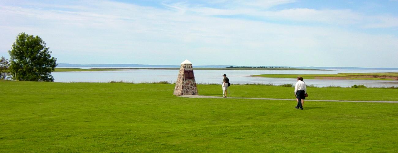 Horton Landing, Nova Scotia: Planters monument with the new bronze plaque